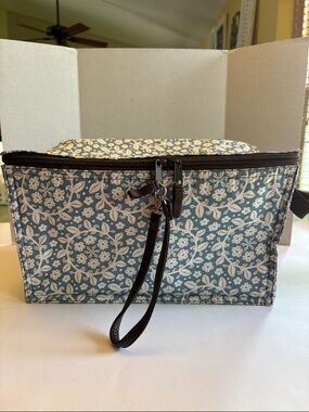 Thirty One Insulated Carrier NWOT
